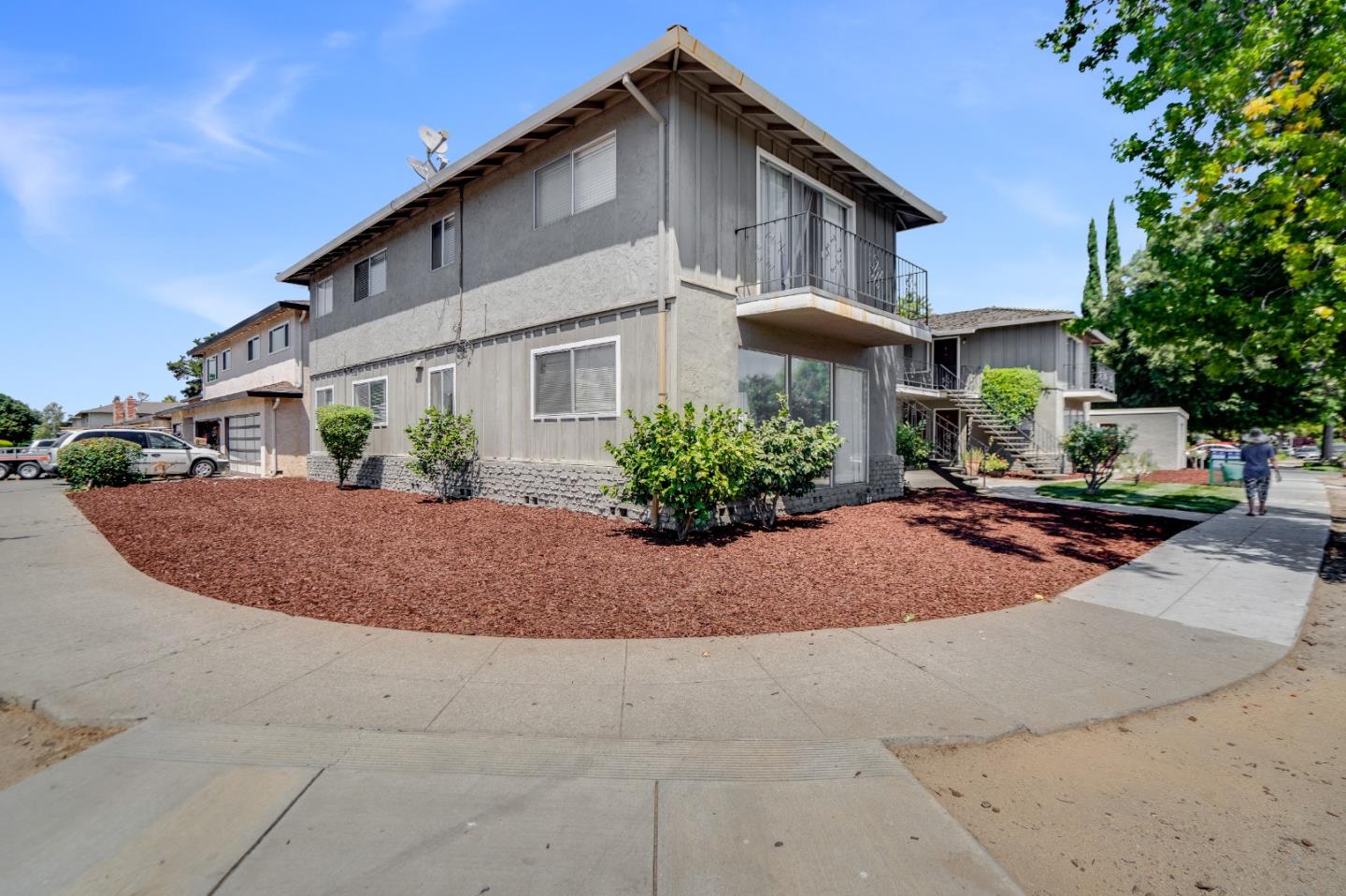 3955 Rhoda Drive, SAN JOSE, California 95117, ,Comm Ri Multi-units 5+,For Sale,Rhoda Drive,ML81857162