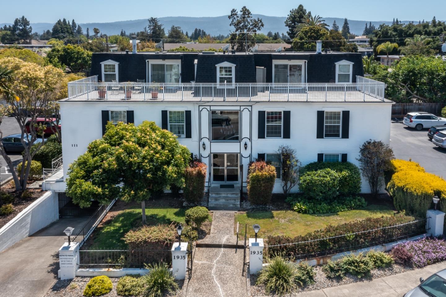 Detail Gallery Image 1 of 1 For 1935 Mount Vernon Ct #3,  Mountain View,  CA 94040 - 2 Beds | 2 Baths