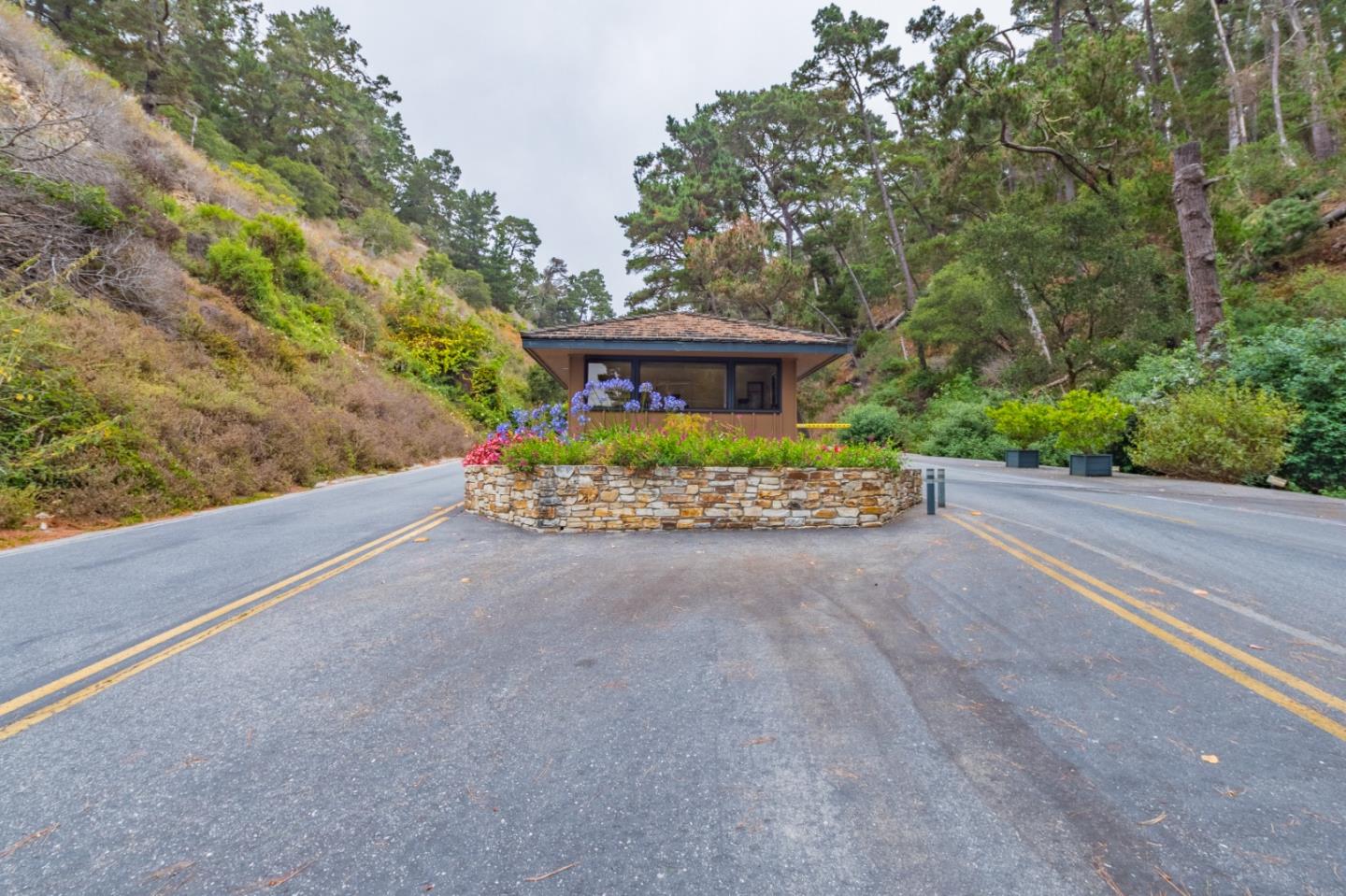 42 Del Mesa Carmel, Carmel, CA 93923 2 Beds 2 Baths (Contingent