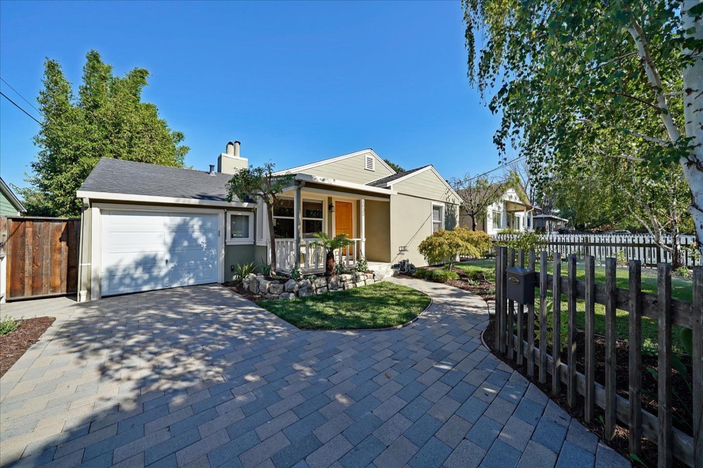 Detail Gallery Image 1 of 1 For 1032 8th Ave, Redwood City,  CA 94063 - 3 Beds | 2/1 Baths