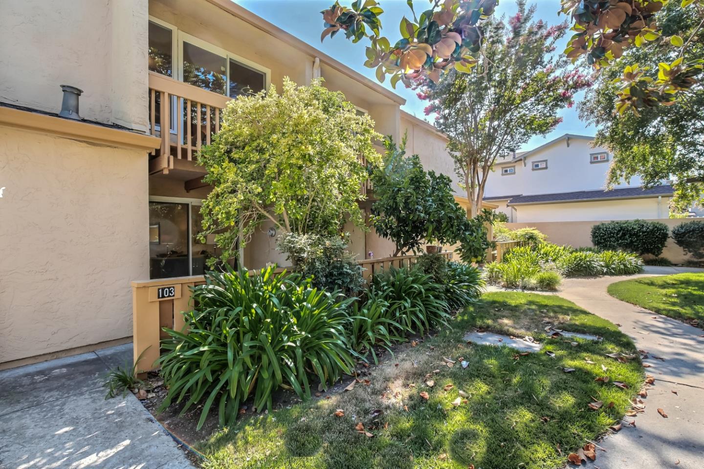 125 Connemara Way 103, Sunnyvale, CA 94087 2 Beds 1/1 Baths (Sold) ML81857973 MLSL