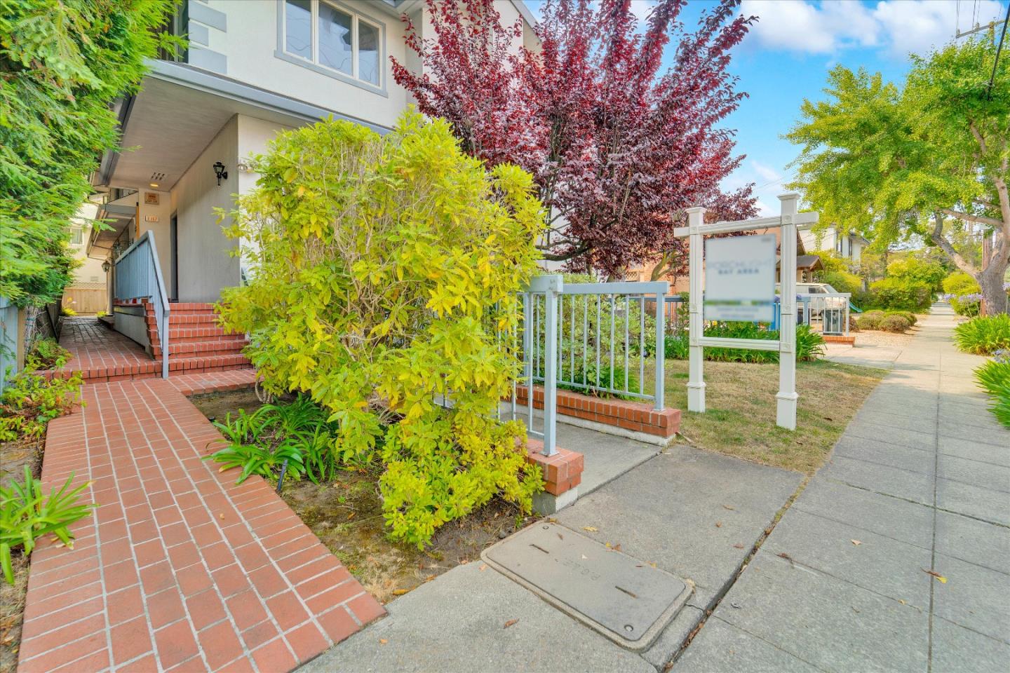 Detail Gallery Image 1 of 1 For 1107 Bayswater Ave, Burlingame,  CA 94010 - 2 Beds | 2/1 Baths