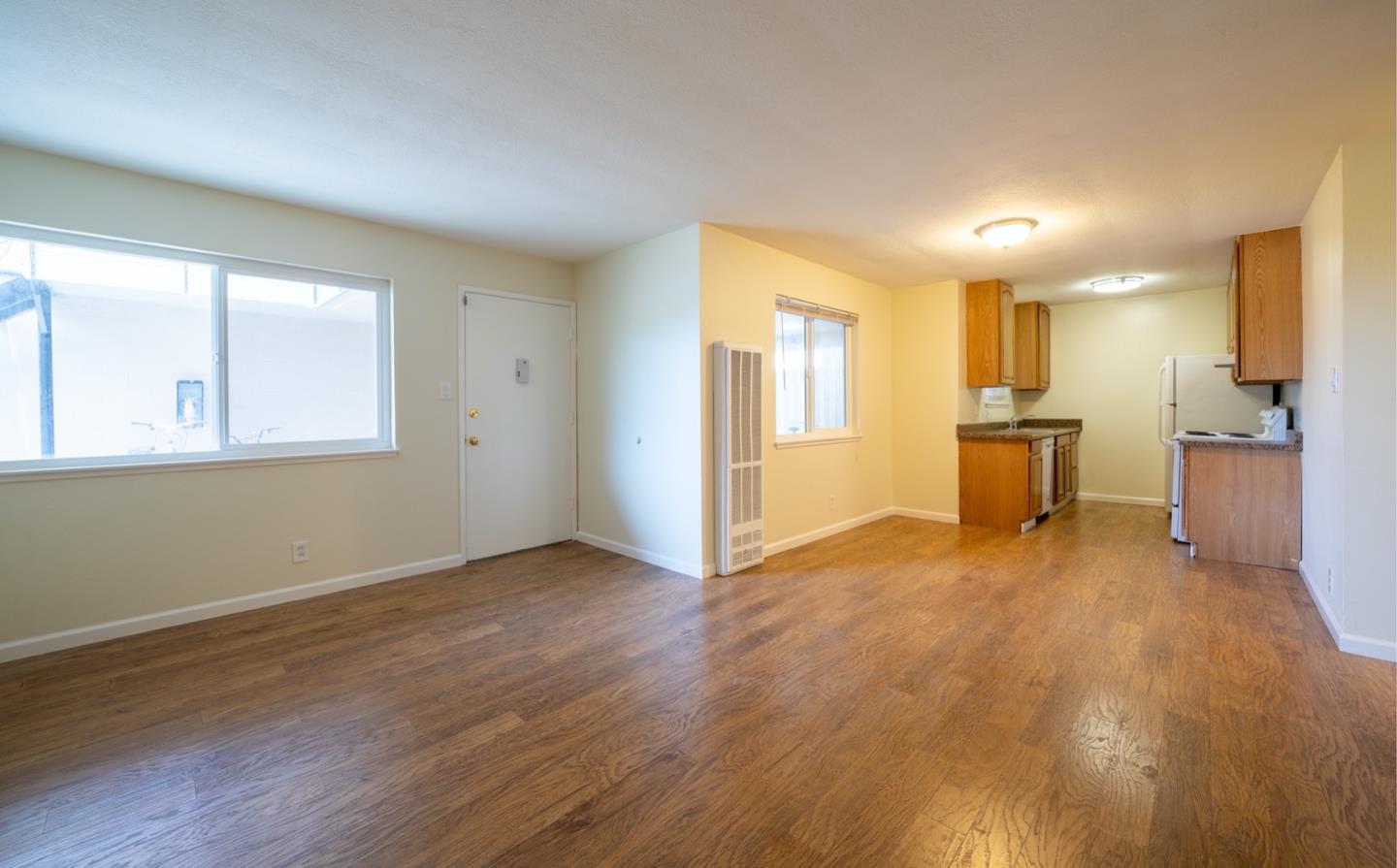Detail Gallery Image 1 of 1 For 1580 Higgins #1,  Pacifica,  CA 94044 - 3 Beds | 1 Baths