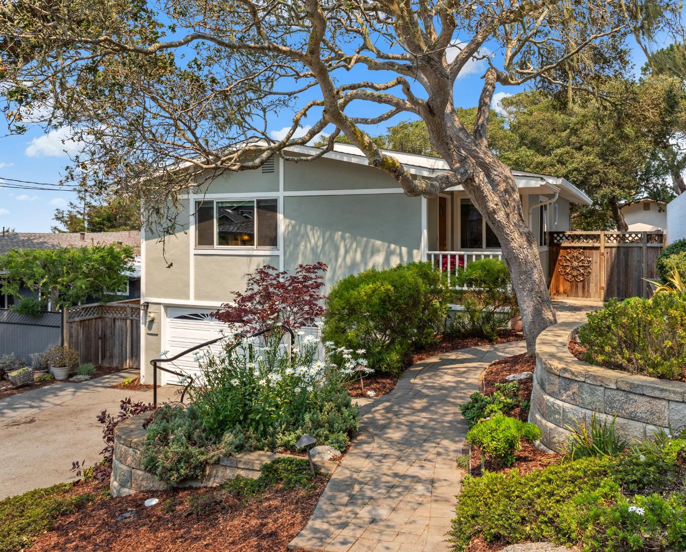 Detail Gallery Image 1 of 1 For 814 Parcel St, Monterey,  CA 93940 - 3 Beds | 1/1 Baths