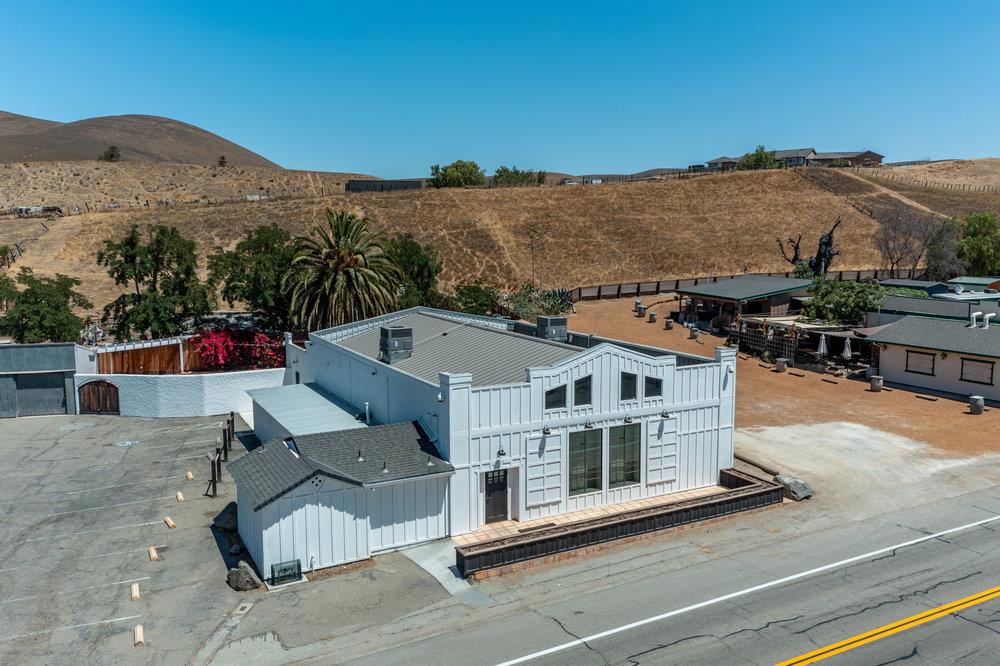 6971 Airline Highway, TRES PINOS, California 95075, ,Comm Industrial For Sale,For Sale,Airline Highway,40965610