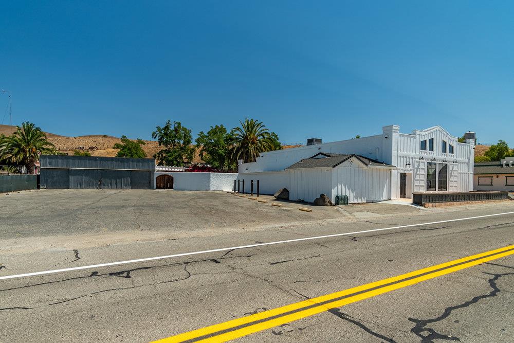 6971 Airline Highway, TRES PINOS, California 95075, ,Comm Industrial For Sale,For Sale,Airline Highway,40965610