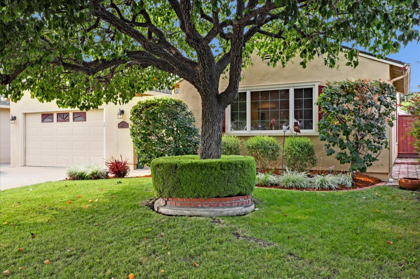 Detail Gallery Image 1 of 1 For 2089 Peachtree Ln, San Jose,  CA 95128 - 3 Beds | 2 Baths