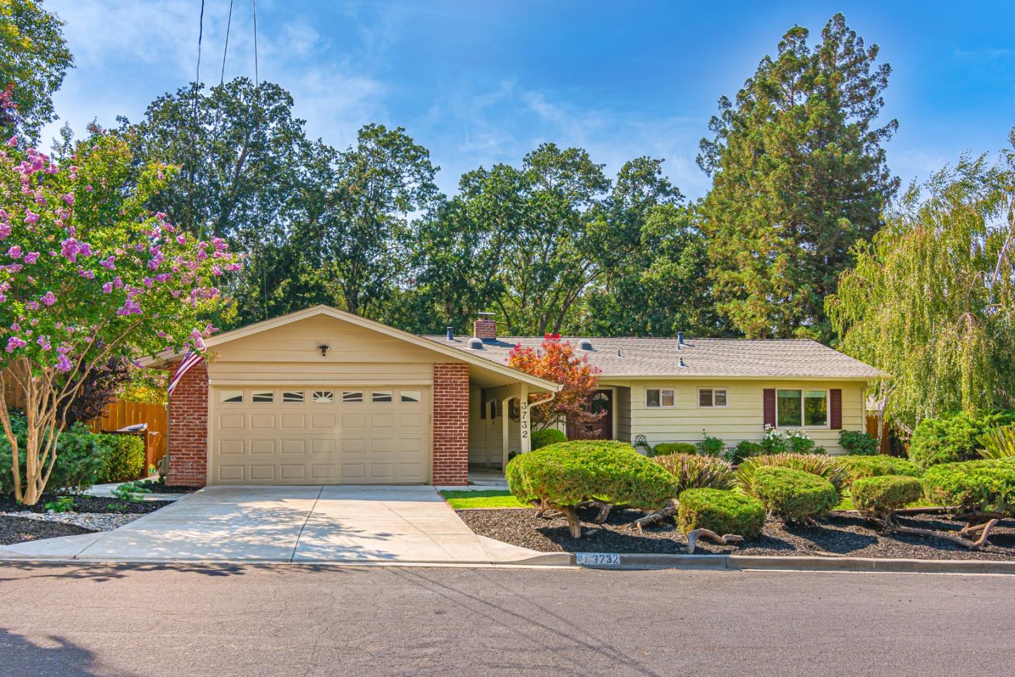 Detail Gallery Image 1 of 1 For 3732 Northridge Dr, Concord,  CA 94518 - 3 Beds | 2 Baths