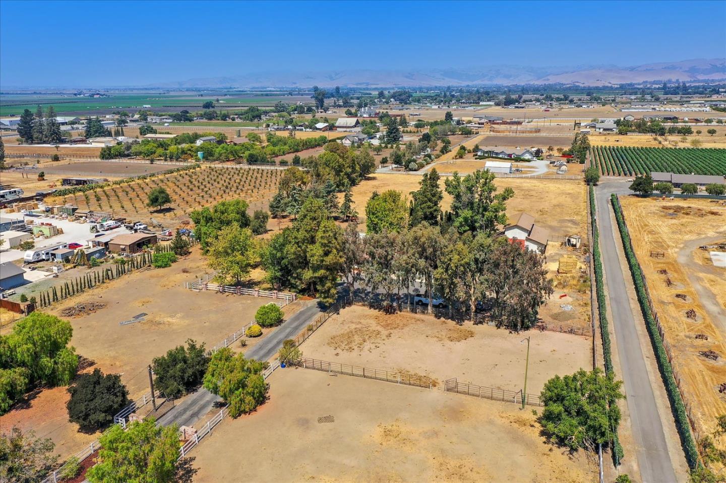 280 Lone Tree Rd, Hollister, CA 95023 3 Beds 2/1 Baths (Contingent