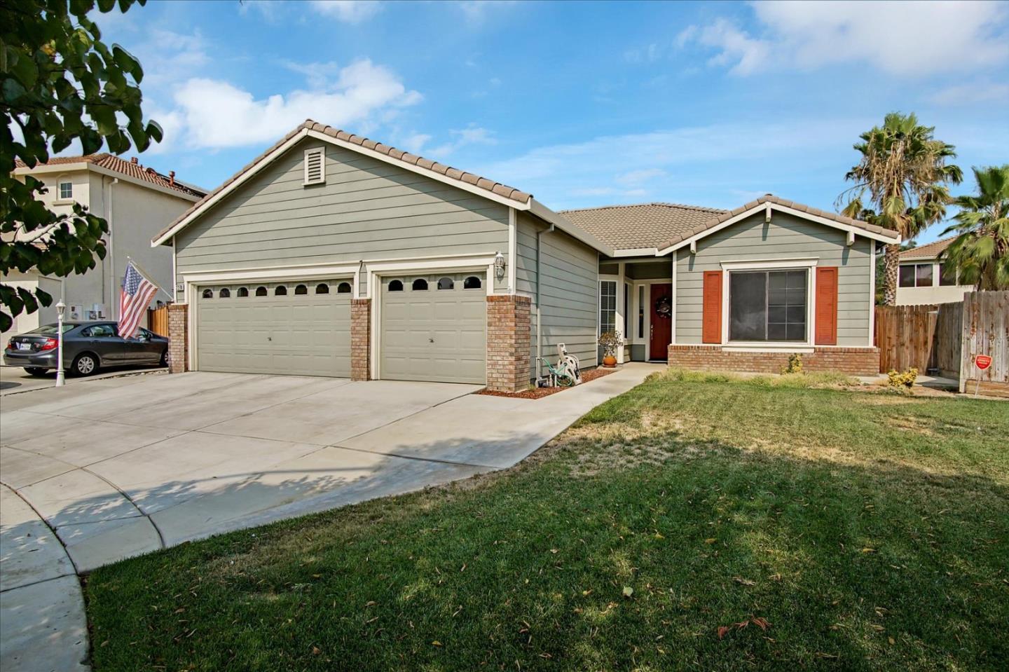 2270 Corsico Ct, Los Banos, CA 93635 4 Beds 2 Baths (Sold