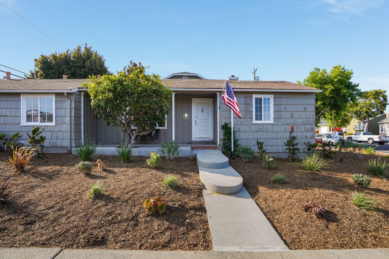 Detail Gallery Image 1 of 1 For 900 Kains Ave, San Bruno,  CA 94066 - 3 Beds | 1 Baths