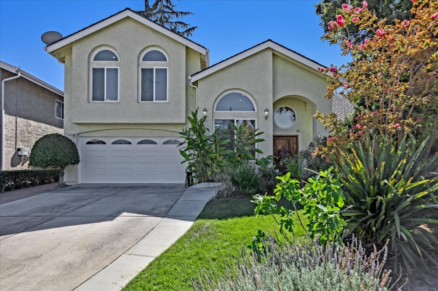 Detail Gallery Image 1 of 1 For 4193 Mystic Ct, San Jose,  CA 95124 - 6 Beds | 3 Baths
