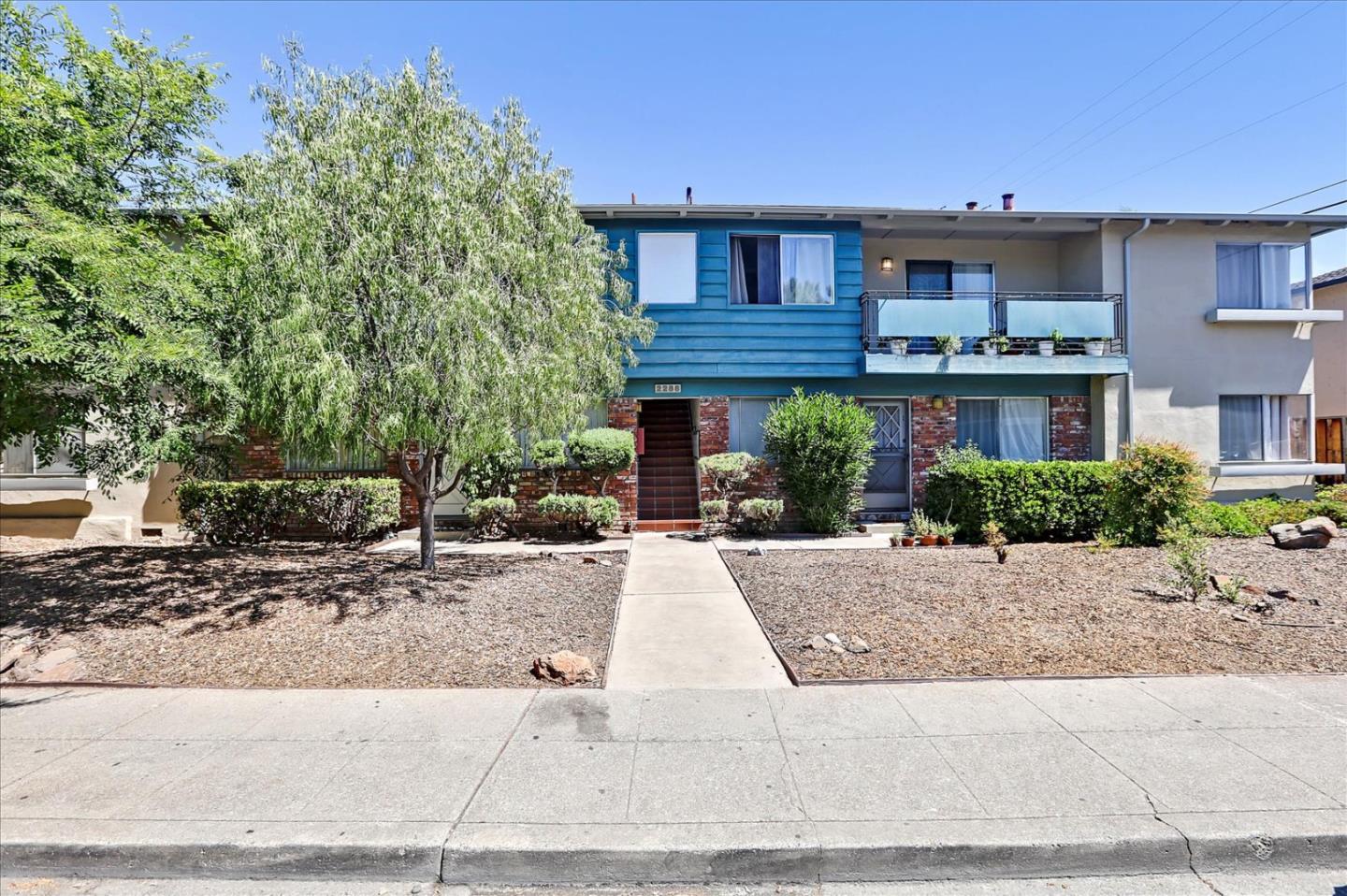 2296 Latham Street, MOUNTAIN VIEW, California 94040, ,Comm Ri Multi-units 5+,For Sale,Latham Street,ML81859143