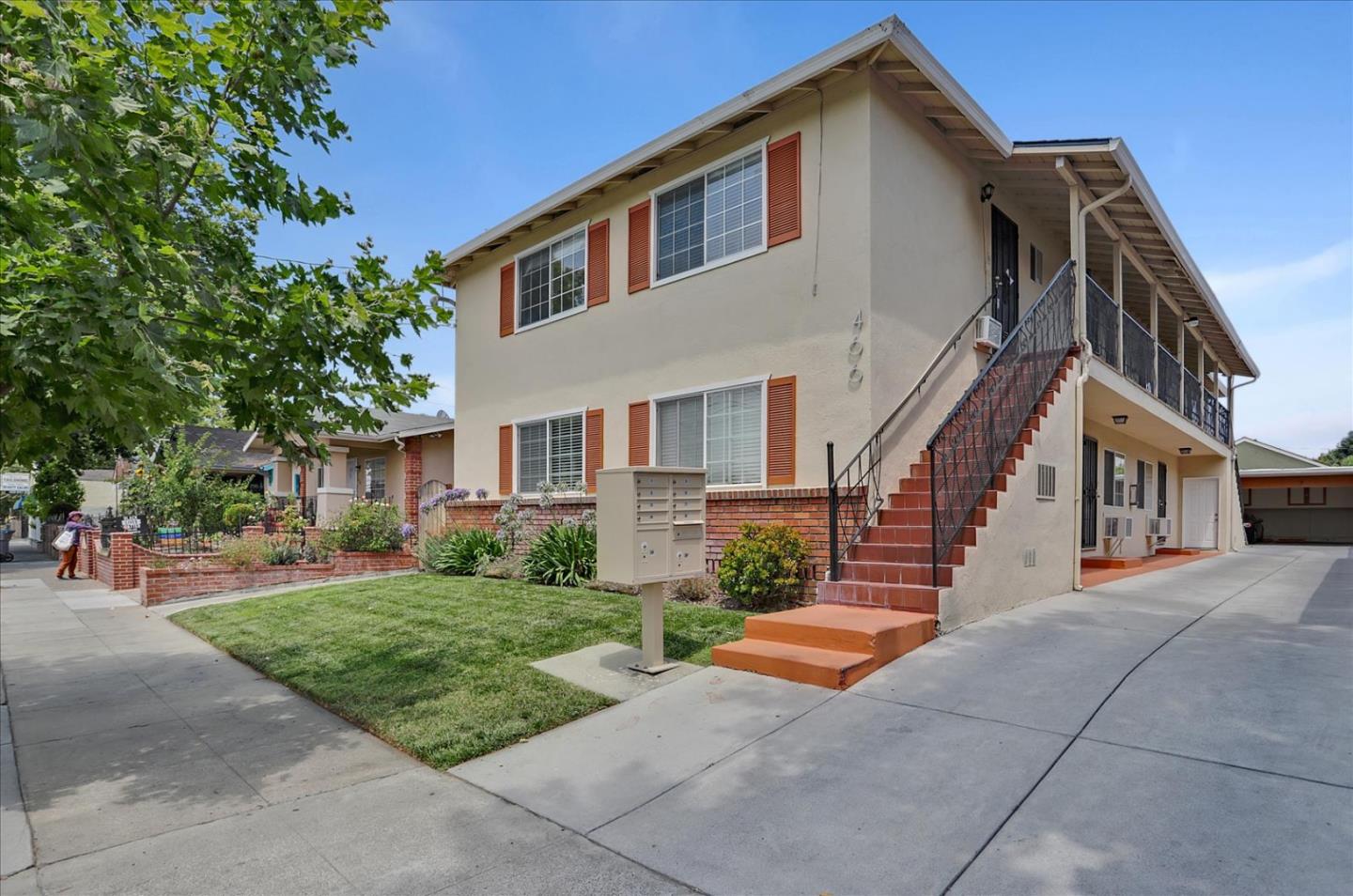 466 13th Street, SAN JOSE, California 95112, ,Comm Ri Multi-units 5+,For Sale,13th Street,ML81859388