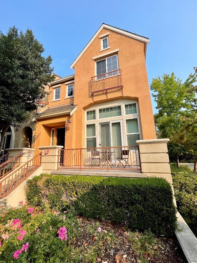 4496 Headen Way, Santa Clara, CA 95054 3 Beds 2/1 Baths (Sold