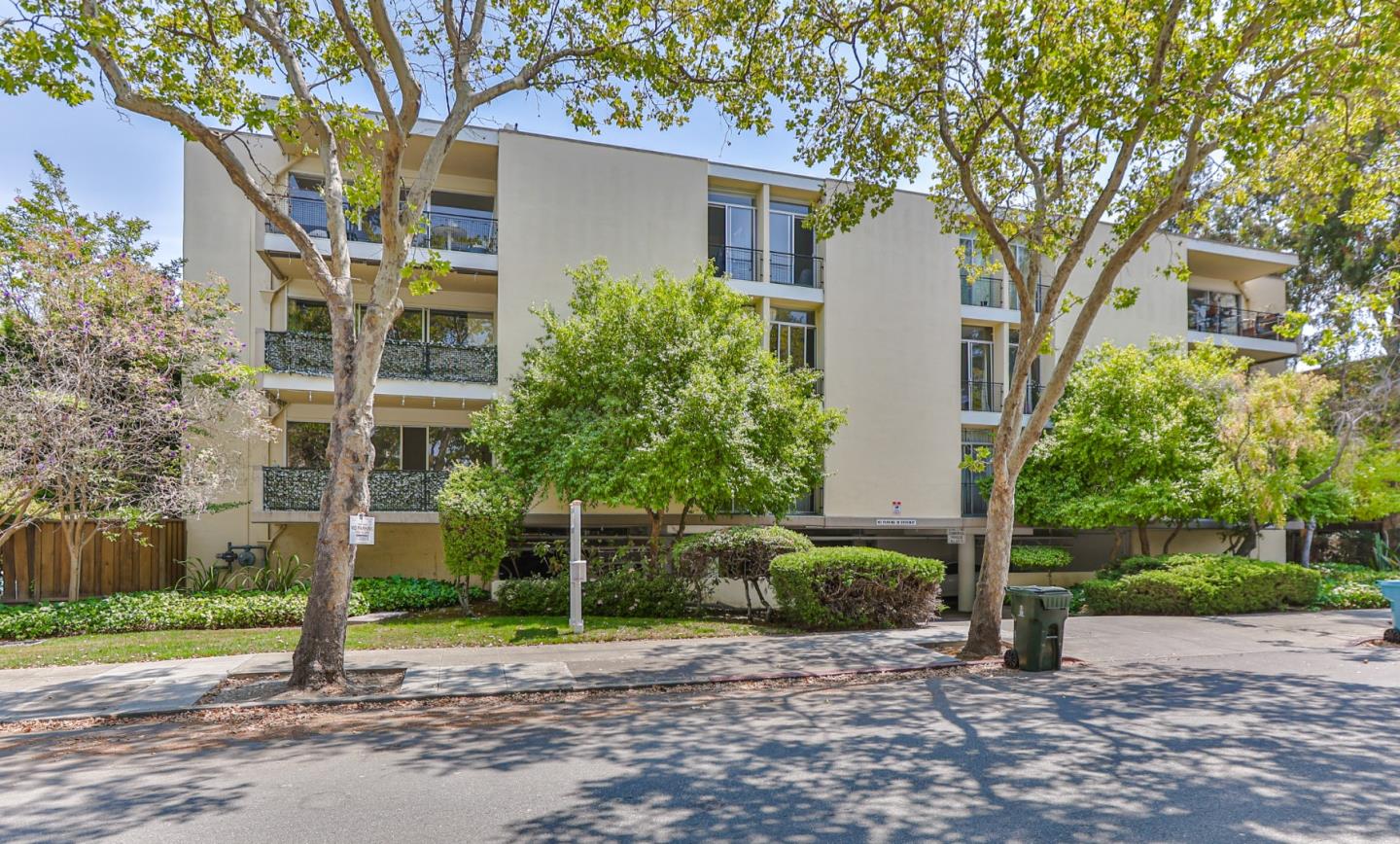 Detail Gallery Image 1 of 1 For 455 Grant Ave #15,  Palo Alto,  CA 94306 - 2 Beds | 2 Baths