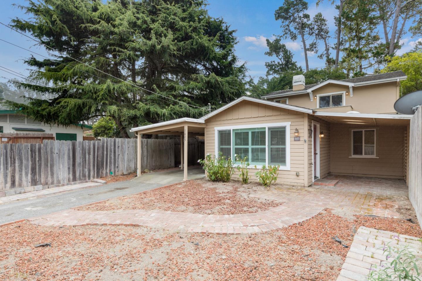 Detail Gallery Image 1 of 1 For 1025 Austin Ave, Pacific Grove,  CA 93950 - 3 Beds | 2 Baths