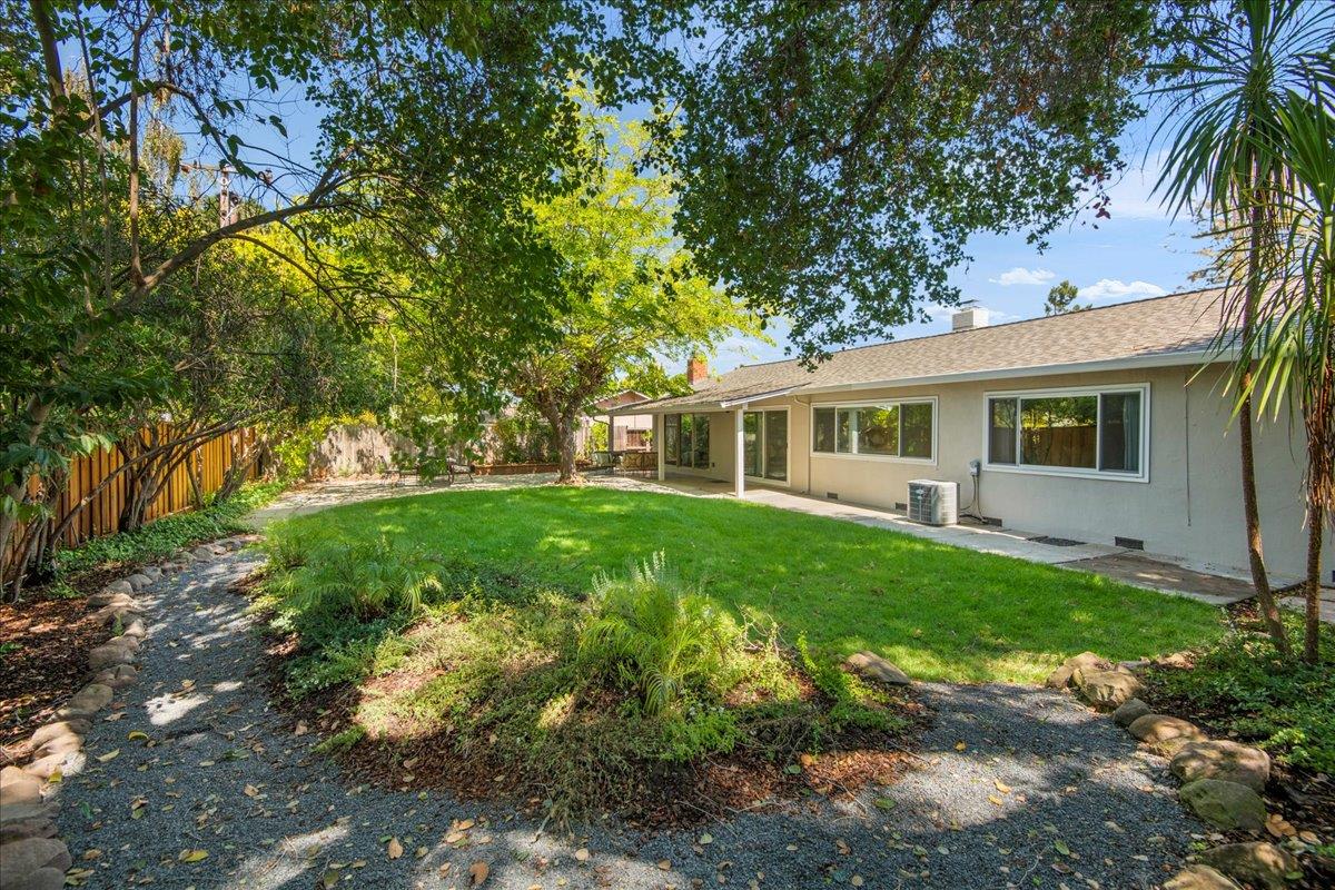 949 Highlands Cir, Los Altos, CA 94024 3 Beds 2/1 Baths