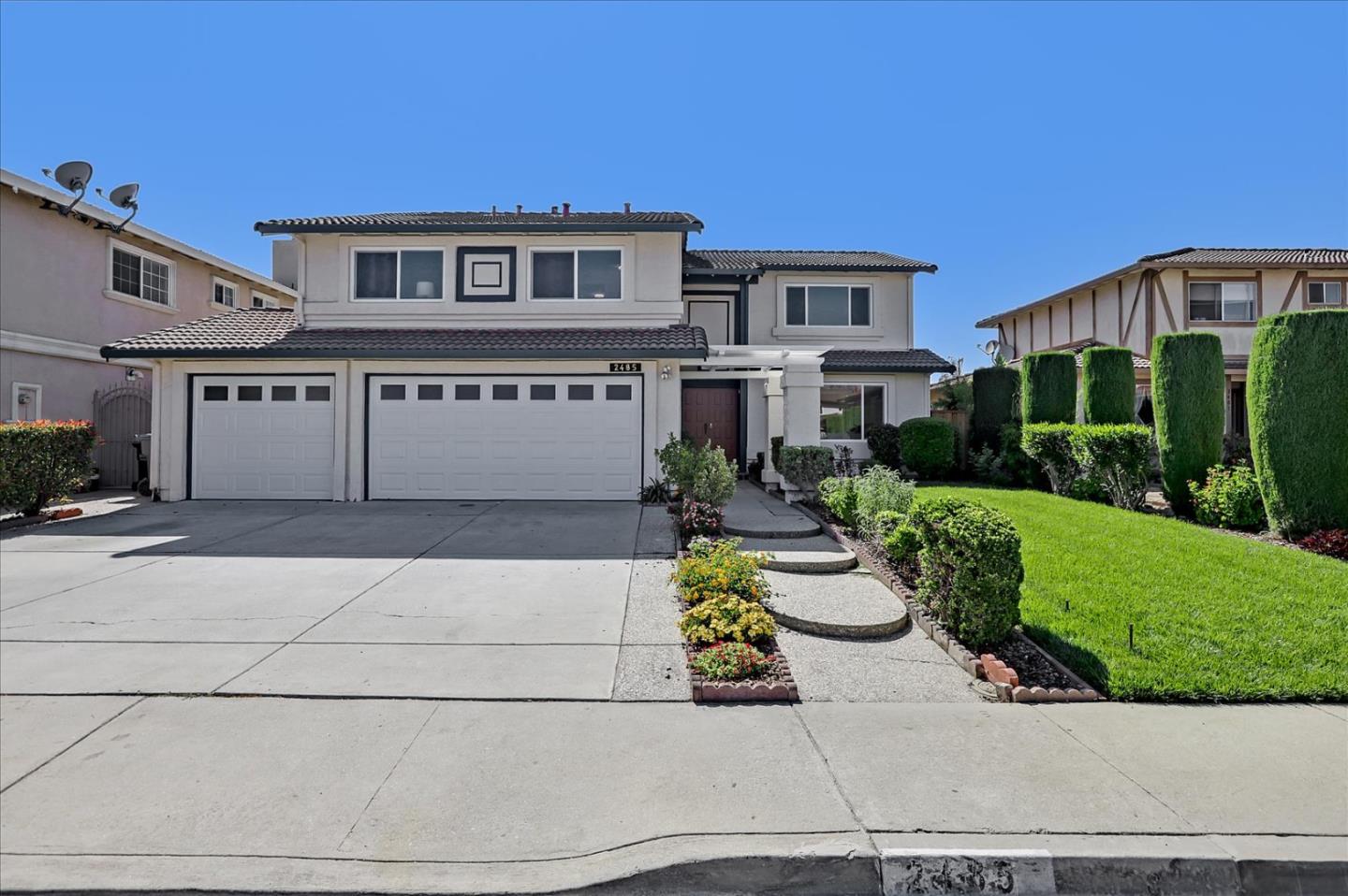 Detail Gallery Image 1 of 1 For 2485 Glen Haig Way, San Jose,  CA 95148 - 4 Beds | 2/1 Baths