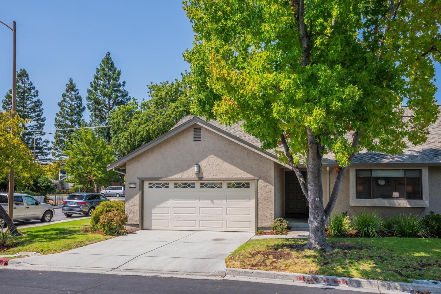 Detail Gallery Image 1 of 1 For 1227 Chantel Way, Redwood City,  CA 94061 - 2 Beds | 2 Baths