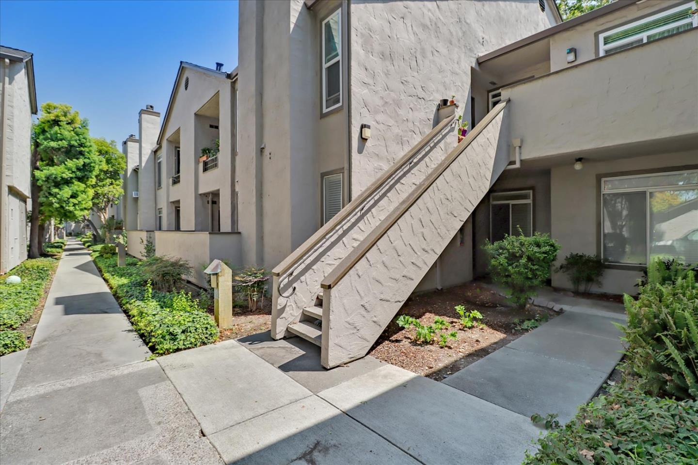 Detail Gallery Image 1 of 1 For 95 Hobson St 12a,  San Jose,  CA 95110 - 2 Beds | 1 Baths