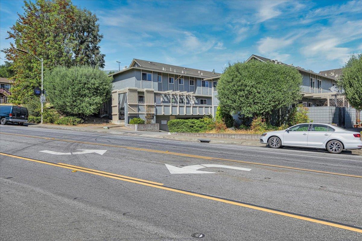 3524 Farm Hill Boulevard, REDWOOD CITY, California 94061, ,Comm Ri Multi-units 5+,For Sale,Farm Hill Boulevard,ML81860247