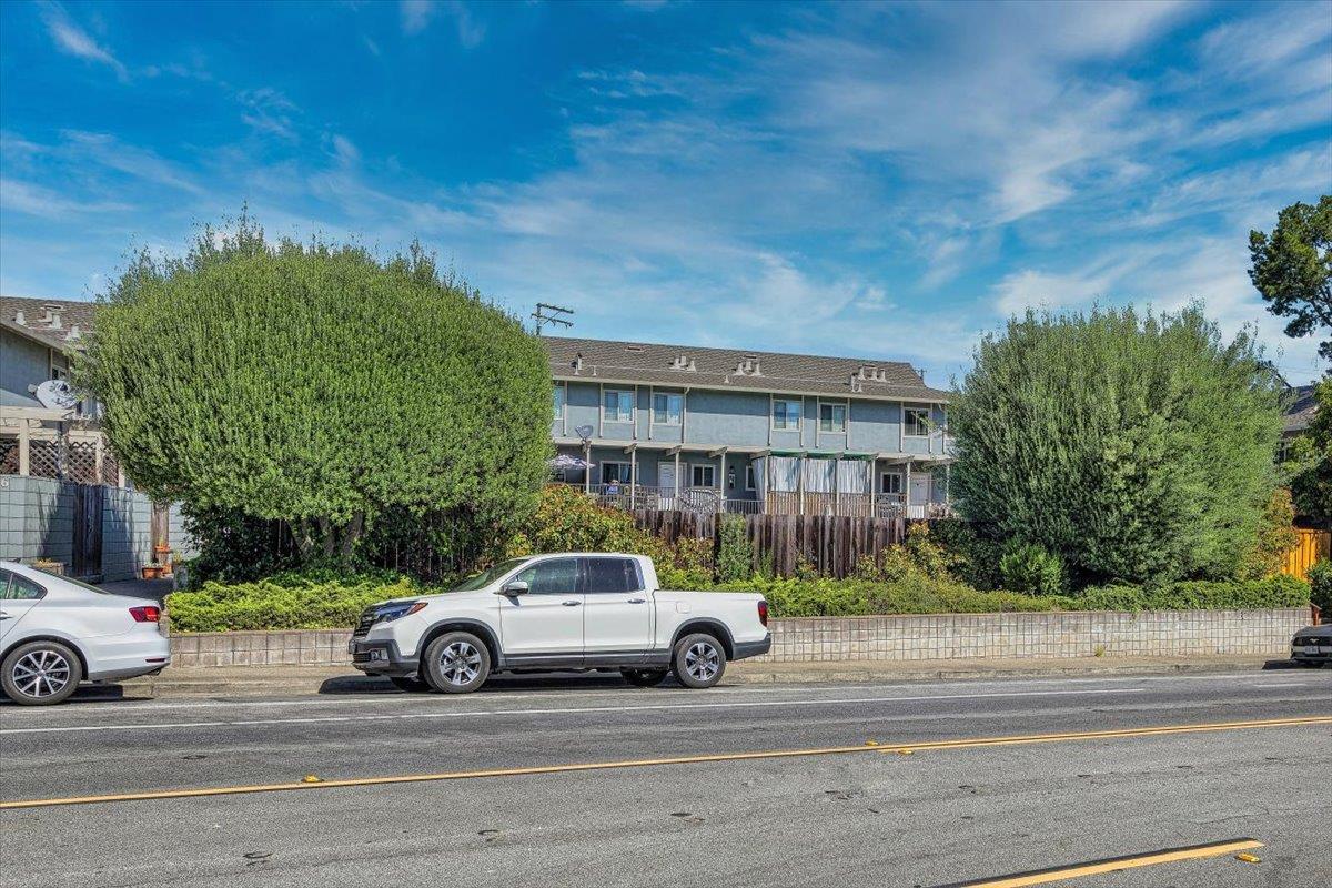 3524 Farm Hill Boulevard, REDWOOD CITY, California 94061, ,Comm Ri Multi-units 5+,For Sale,Farm Hill Boulevard,ML81860247