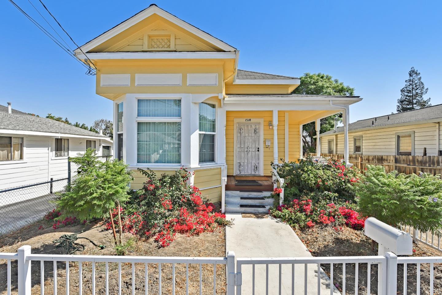 Detail Gallery Image 1 of 1 For 1518 Little Orchard St, San Jose,  CA 95110 - 2 Beds | 1 Baths