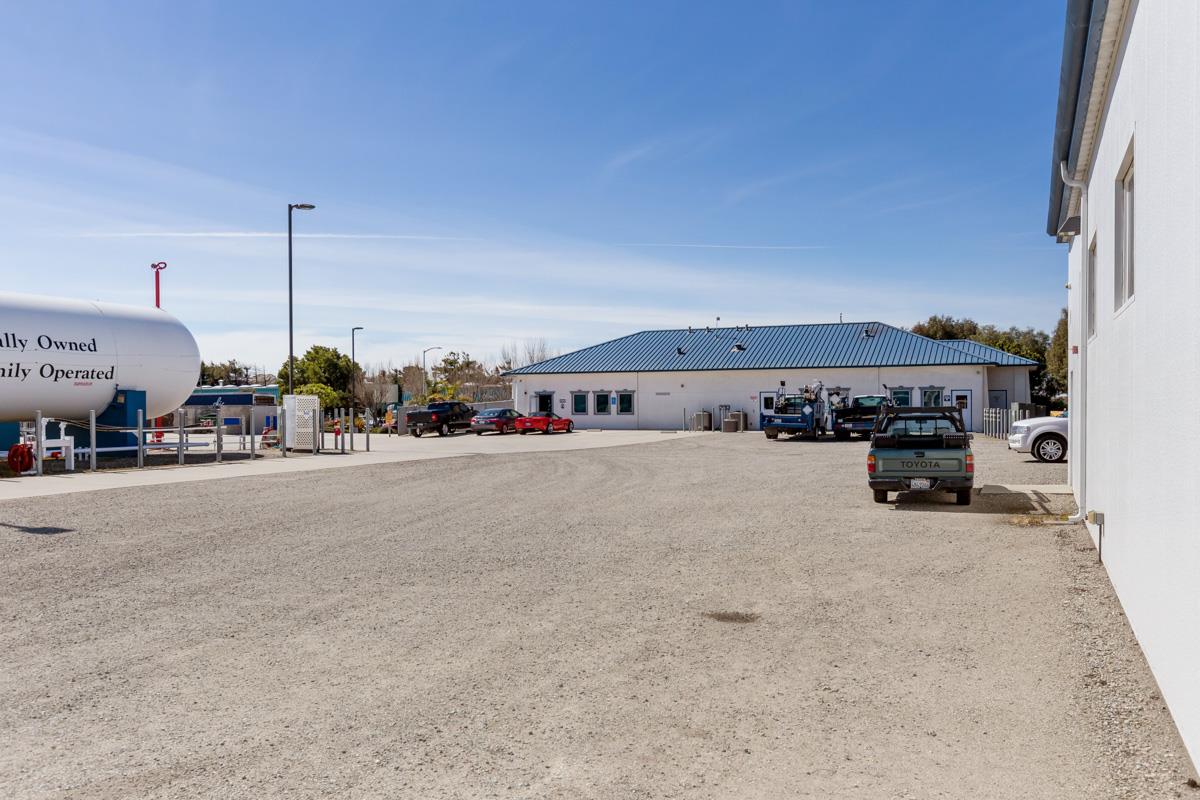 11520 Commercial Parkway, CASTROVILLE, California 95012, ,Comm Industrial For Sale,For Sale,Commercial Parkway,40965747