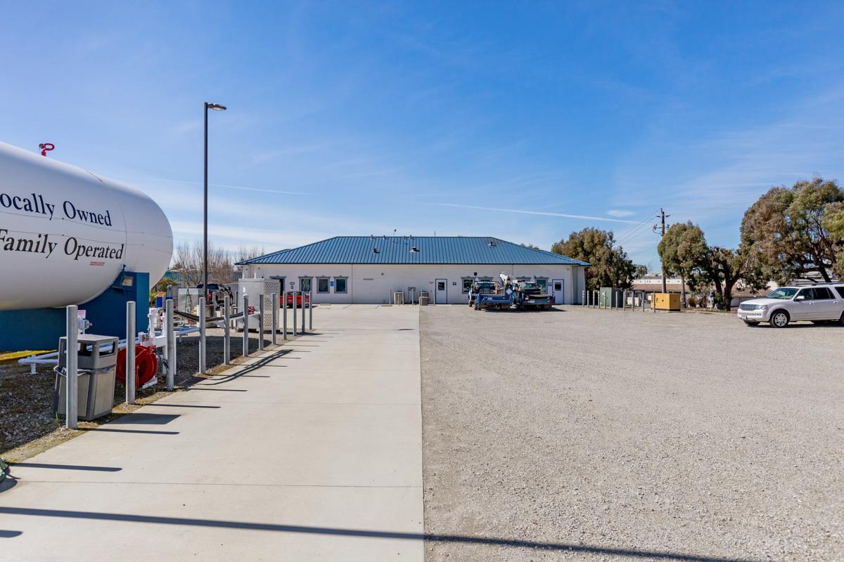 11520 Commercial Parkway, CASTROVILLE, California 95012, ,Comm Industrial For Sale,For Sale,Commercial Parkway,40965747