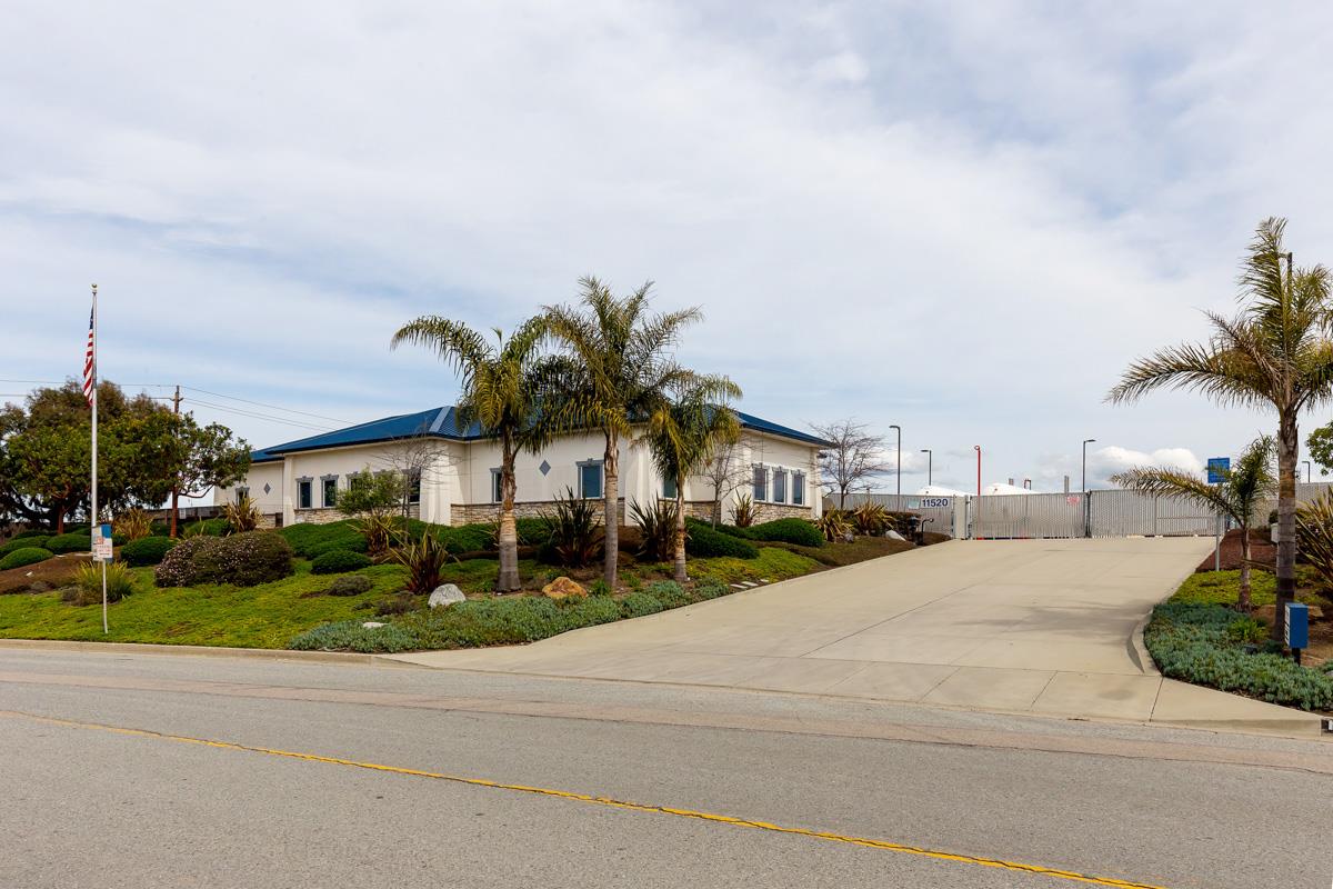 11520 Commercial Parkway, CASTROVILLE, California 95012, ,Comm Industrial For Sale,For Sale,Commercial Parkway,40965747