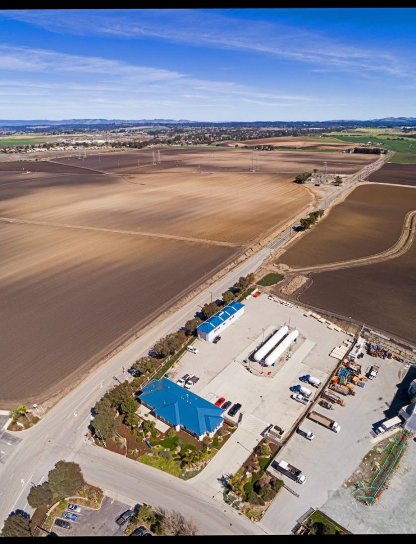 11520 Commercial Parkway, CASTROVILLE, California 95012, ,Comm Industrial For Sale,For Sale,Commercial Parkway,40965747