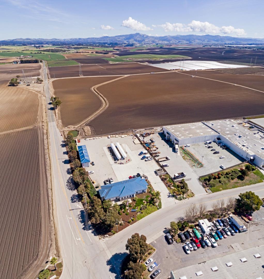 11520 Commercial Parkway, CASTROVILLE, California 95012, ,Comm Industrial For Sale,For Sale,Commercial Parkway,40965747