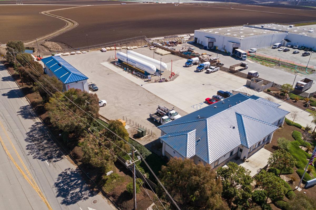 11520 Commercial Parkway, CASTROVILLE, California 95012, ,Comm Industrial For Sale,For Sale,Commercial Parkway,40965747
