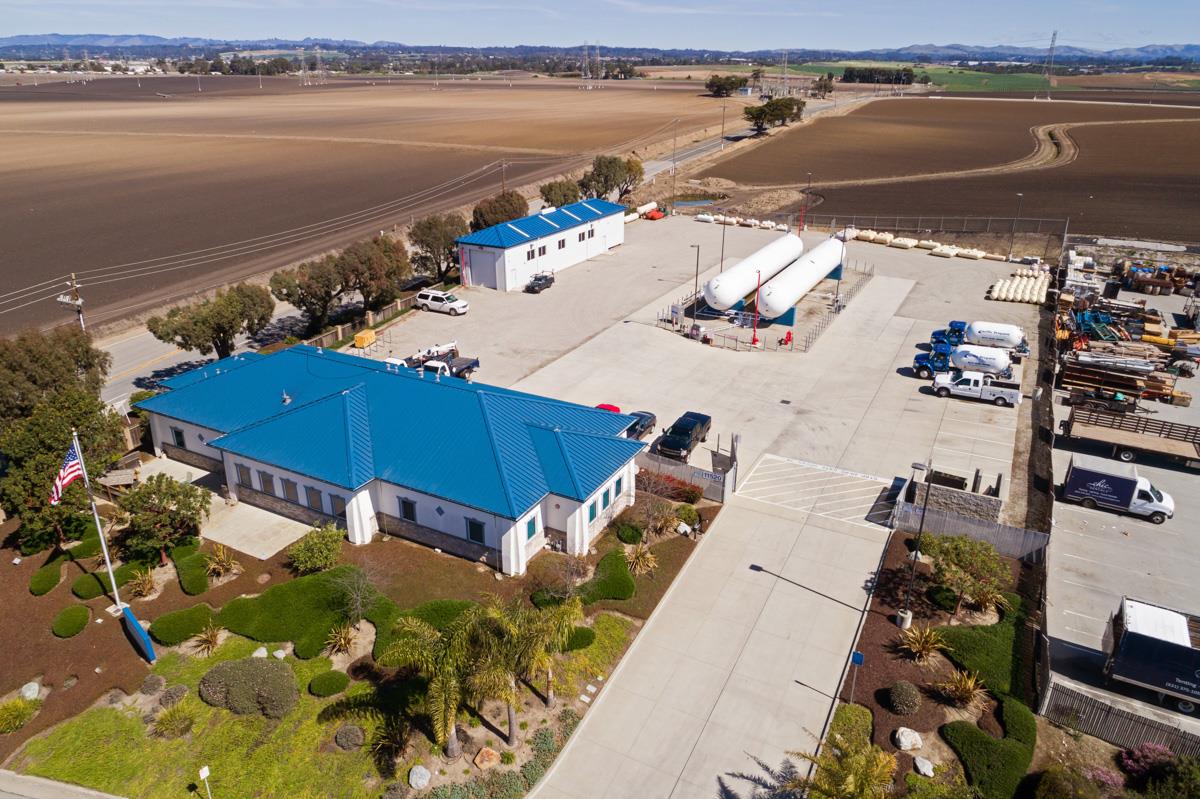 11520 Commercial Parkway, CASTROVILLE, California 95012, ,Comm Industrial For Sale,For Sale,Commercial Parkway,40965747