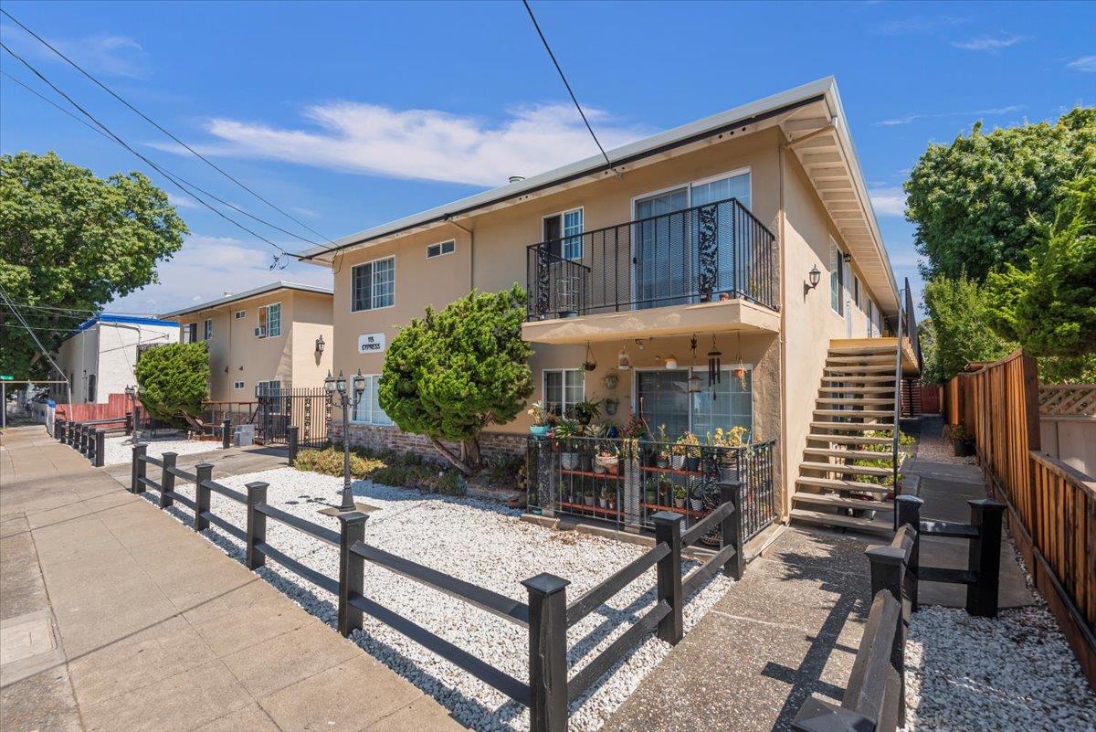115 Cypress Street, REDWOOD CITY, California 94061, ,Comm Ri Multi-units 5+,For Sale,Cypress Street,ML81861082
