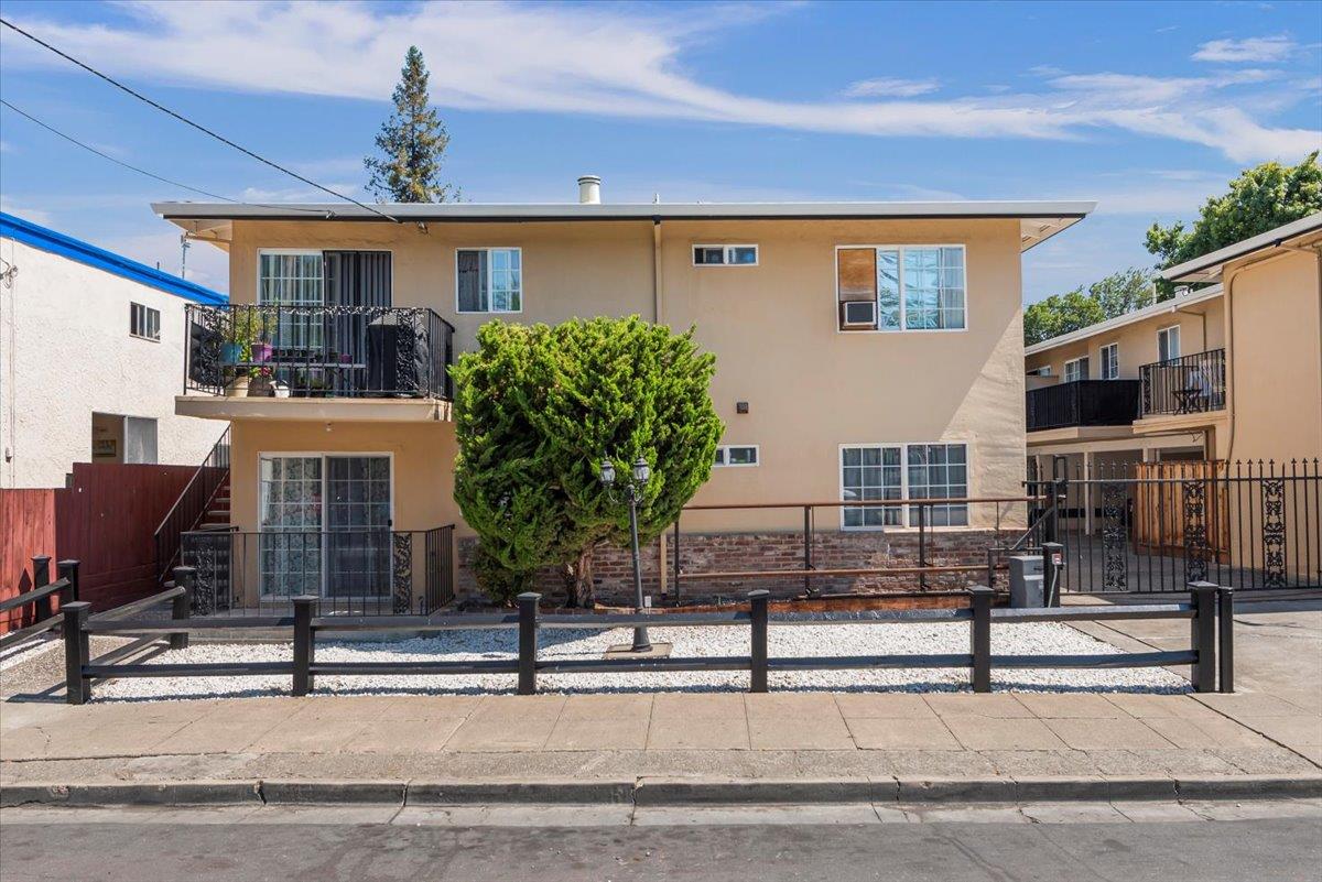 115 Cypress Street, REDWOOD CITY, California 94061, ,Comm Ri Multi-units 5+,For Sale,Cypress Street,ML81861082