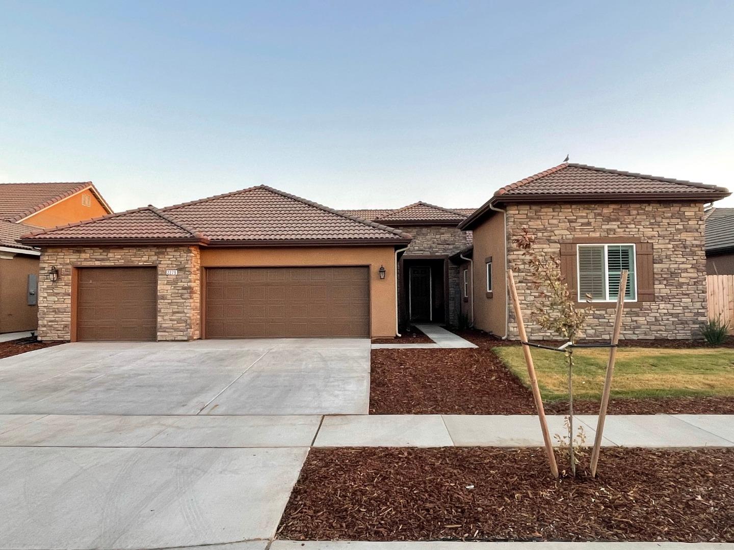 Detail Gallery Image 1 of 1 For 2279 Chianti Way, Hanford,  CA 93230 - 4 Beds | 2/1 Baths