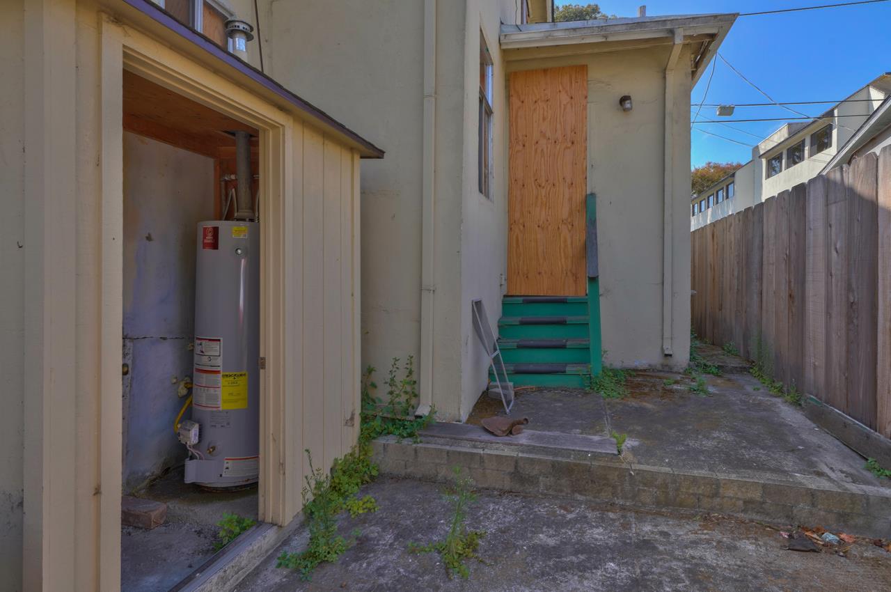526 Camino El Estero, MONTEREY, California 93940, ,Comm Industrial For Sale,For Sale,Camino El Estero,40965825