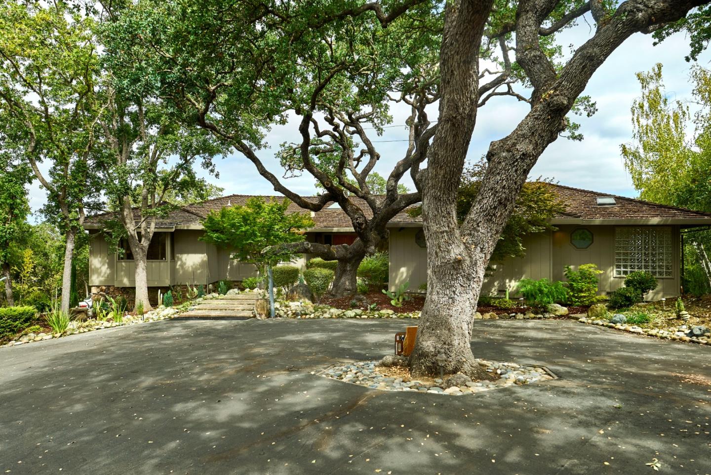 Detail Gallery Image 1 of 1 For 13641 Roble Alto Ct, Los Altos Hills,  CA 94022 - 3 Beds | 2/1 Baths