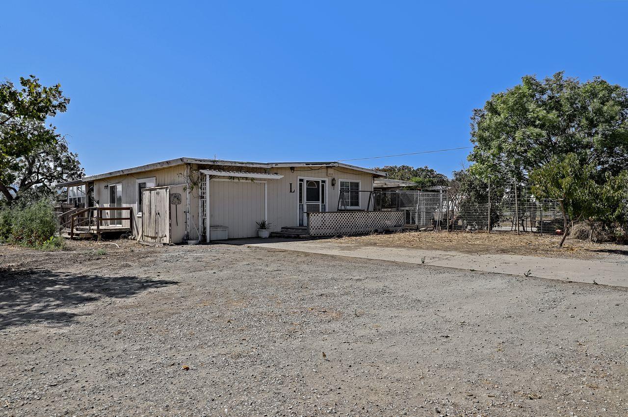 Detail Gallery Image 1 of 1 For 14995 Llagas Ave, San Martin,  CA 95046 - 3 Beds | 2 Baths