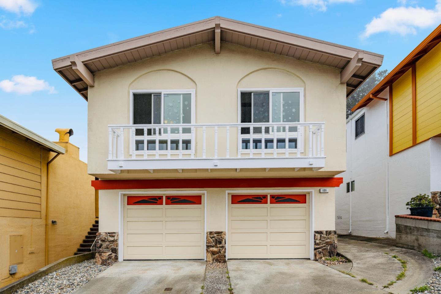 Detail Gallery Image 1 of 1 For 121 Simpson Dr, Daly City,  CA 94015 - 3 Beds | 2 Baths