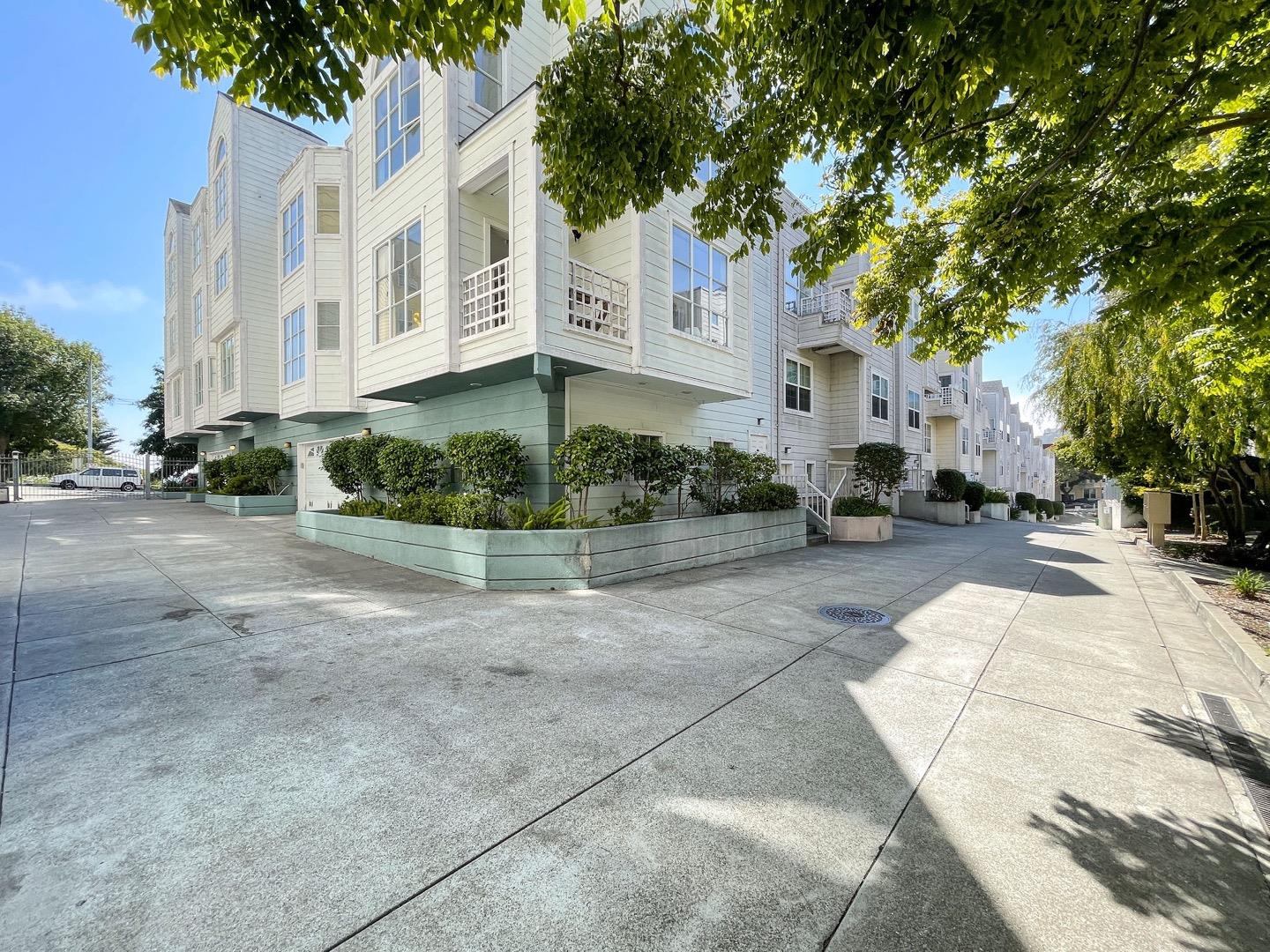 Detail Gallery Image 1 of 1 For 1100 Eddy St #H,  San Francisco,  CA 94109 - 2 Beds | 2 Baths