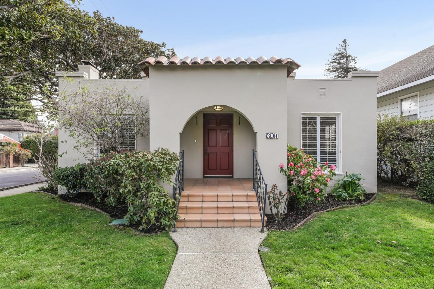 Detail Gallery Image 1 of 1 For 301 Bayswater Ave, Burlingame,  CA 94010 - 2 Beds | 2 Baths