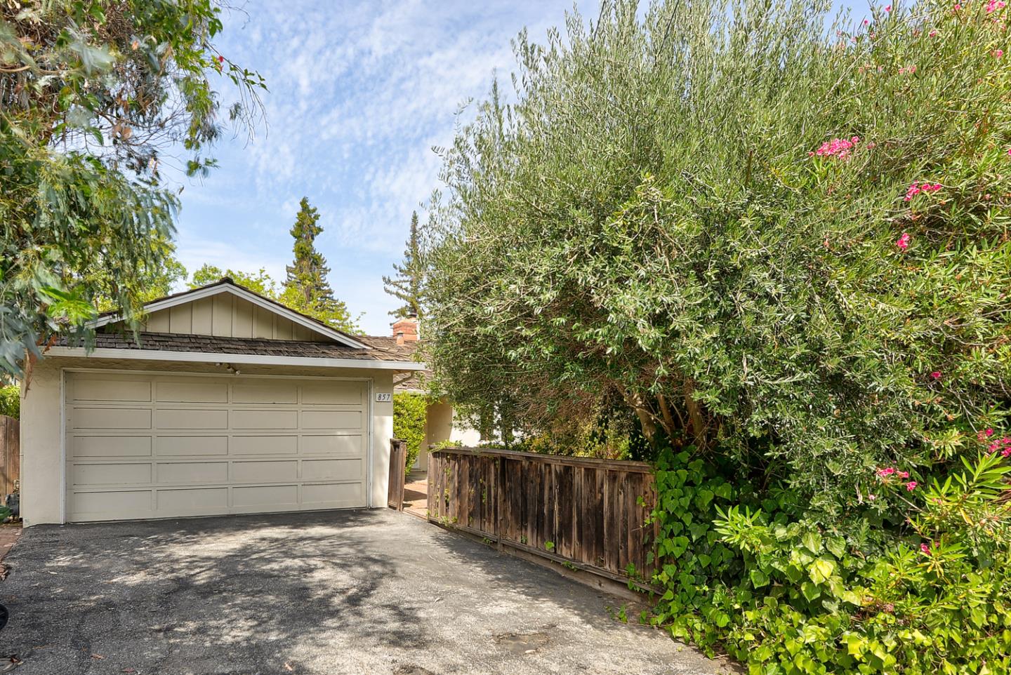 Detail Gallery Image 1 of 1 For 857 Hierra Ct, Los Altos,  CA 94024 - 2 Beds | 1/1 Baths
