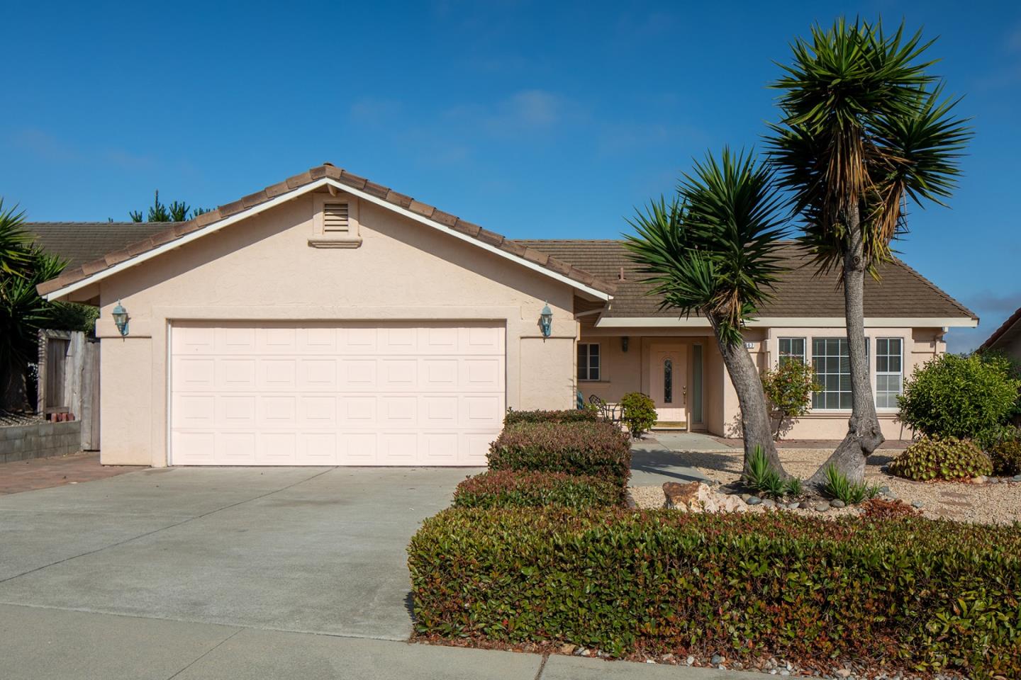 Detail Gallery Image 1 of 1 For 3067 Bayer Dr, Marina,  CA 93933 - 3 Beds | 2 Baths