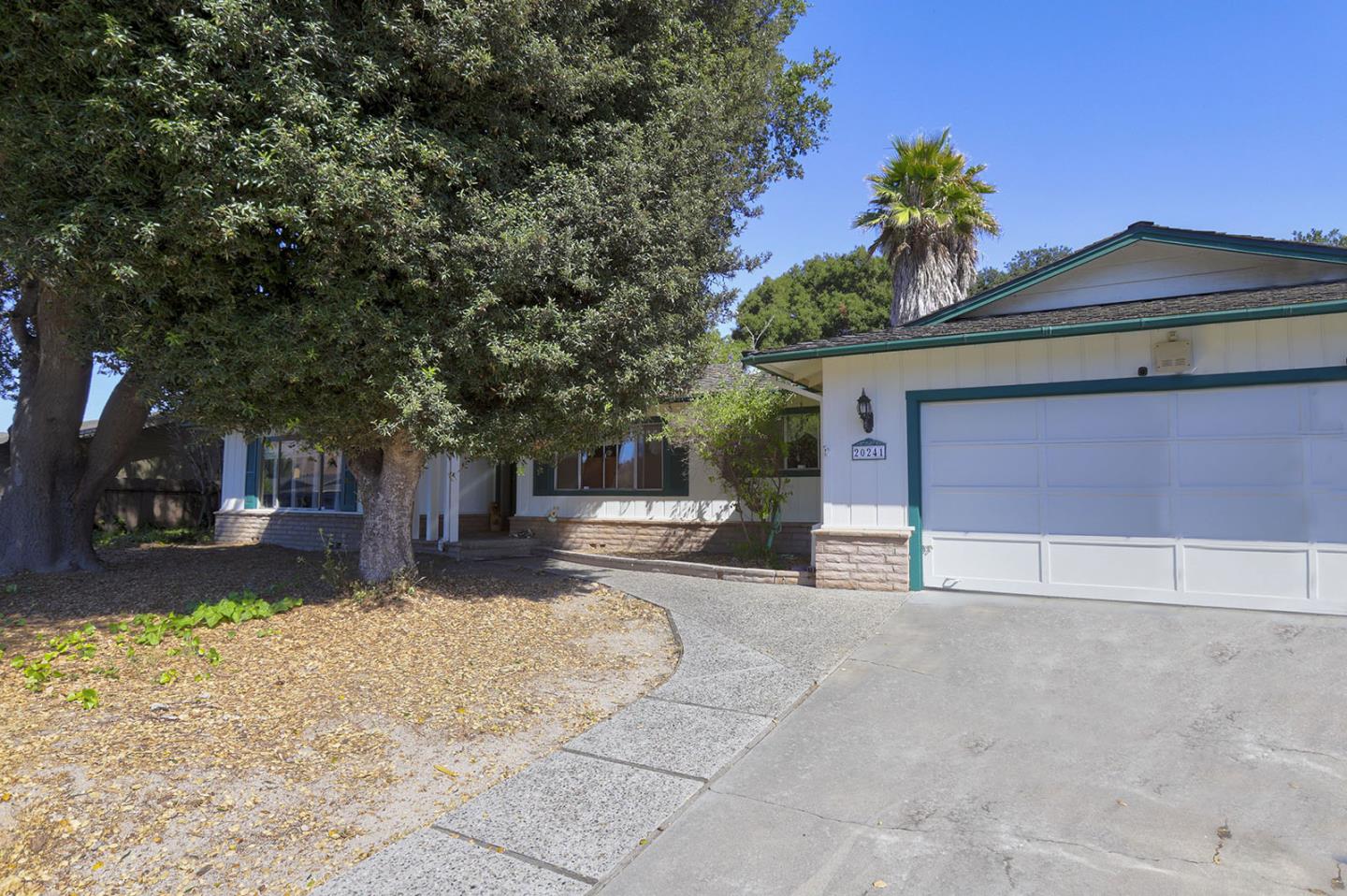Detail Gallery Image 1 of 1 For 20241 Portola Dr, Salinas,  CA 93908 - 3 Beds | 2 Baths
