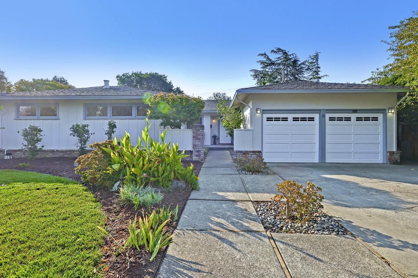Detail Gallery Image 1 of 1 For 1609 Chula Vista Dr, Belmont,  CA 94002 - 4 Beds | 2 Baths