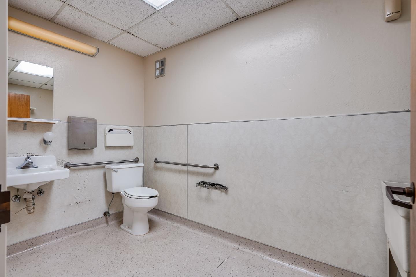 146-148 Iowa, SUNNYVALE, California 94086, ,Comm Industrial For Sale,For Sale,Iowa,40967499
