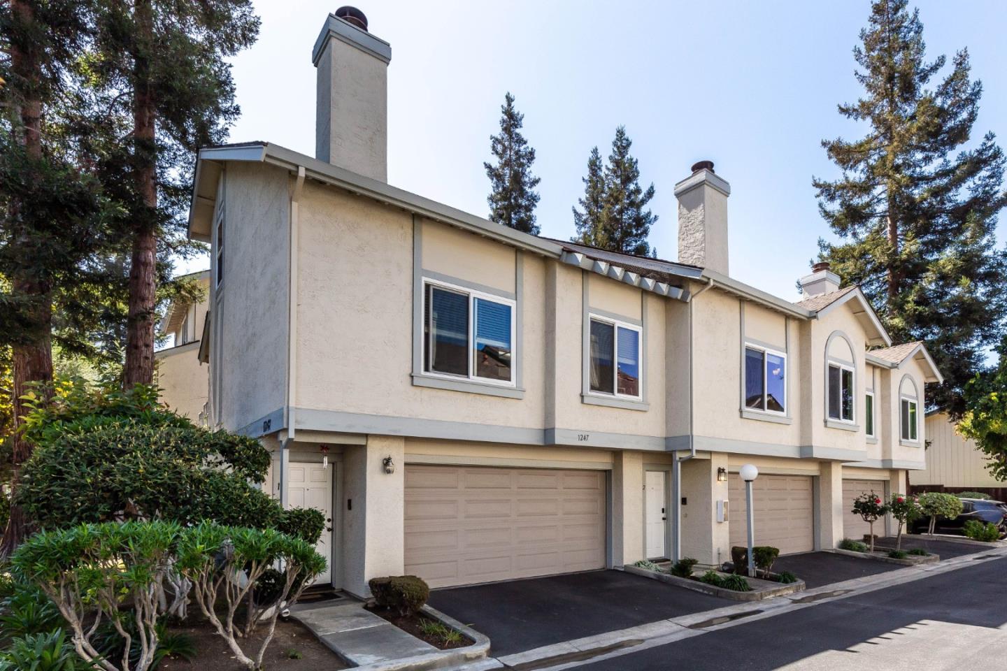 Detail Gallery Image 1 of 1 For 1247 Hollenbeck Ave #2,  Sunnyvale,  CA 94087 - 2 Beds | 2 Baths
